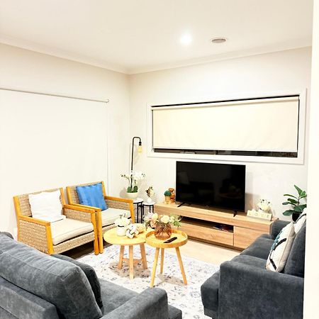 Melbourne Holiday House For 15 Peoples In Sanctuary Lake Point Cook Buitenkant foto
